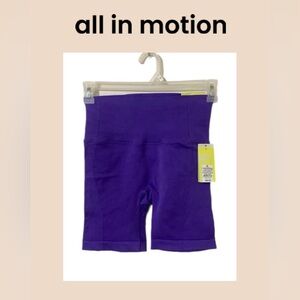 Women’s Athletic Fitted Shorts Size Medium NWT